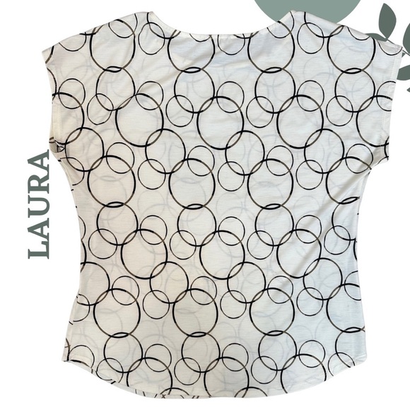 🛍️3/$40 Laura White and Black Circle Pattern Top Short Sleeve Stretch Size Small - Picture 2 of 5